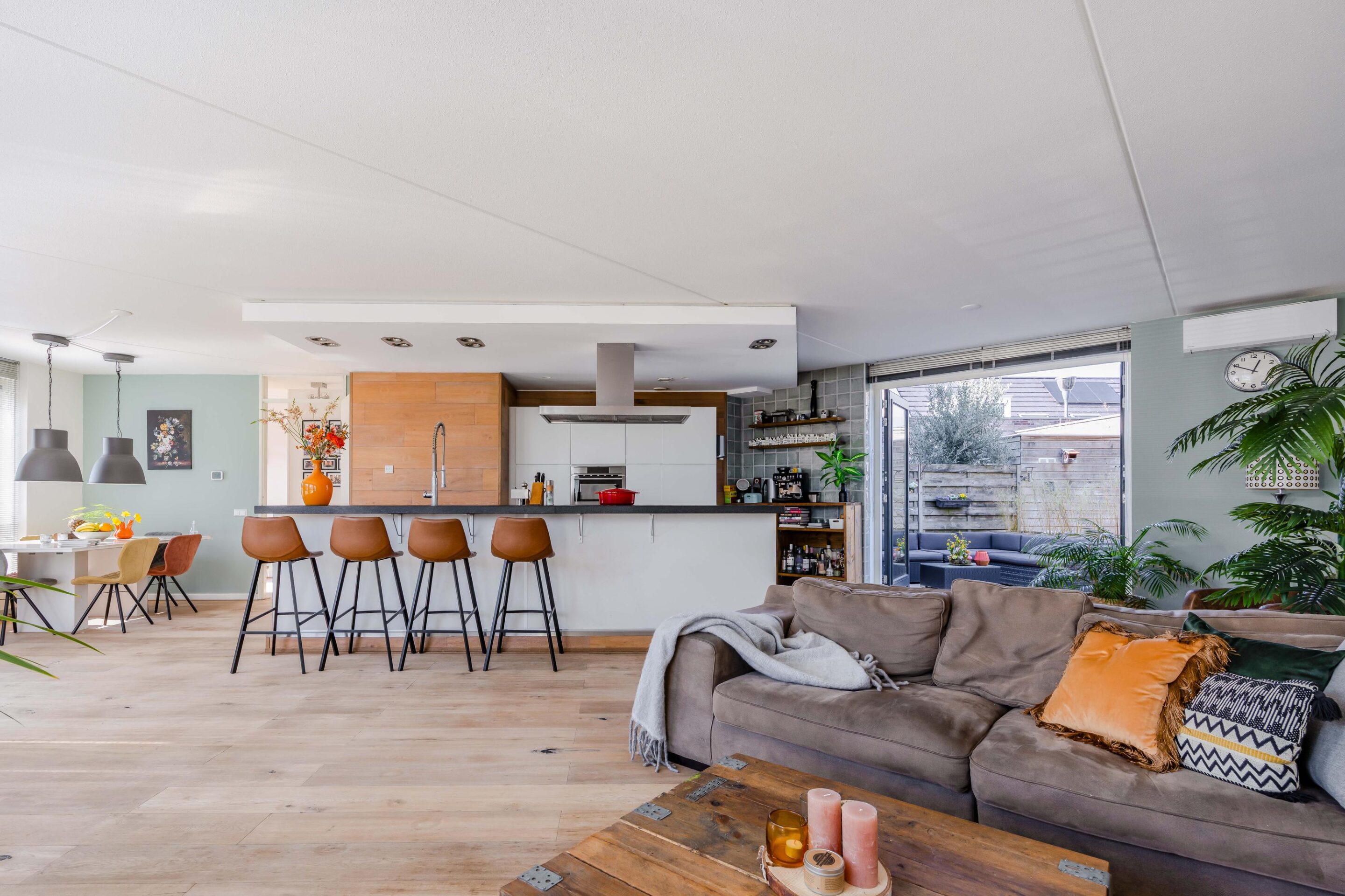 Hoofdafbeelding Veehalstraat 16